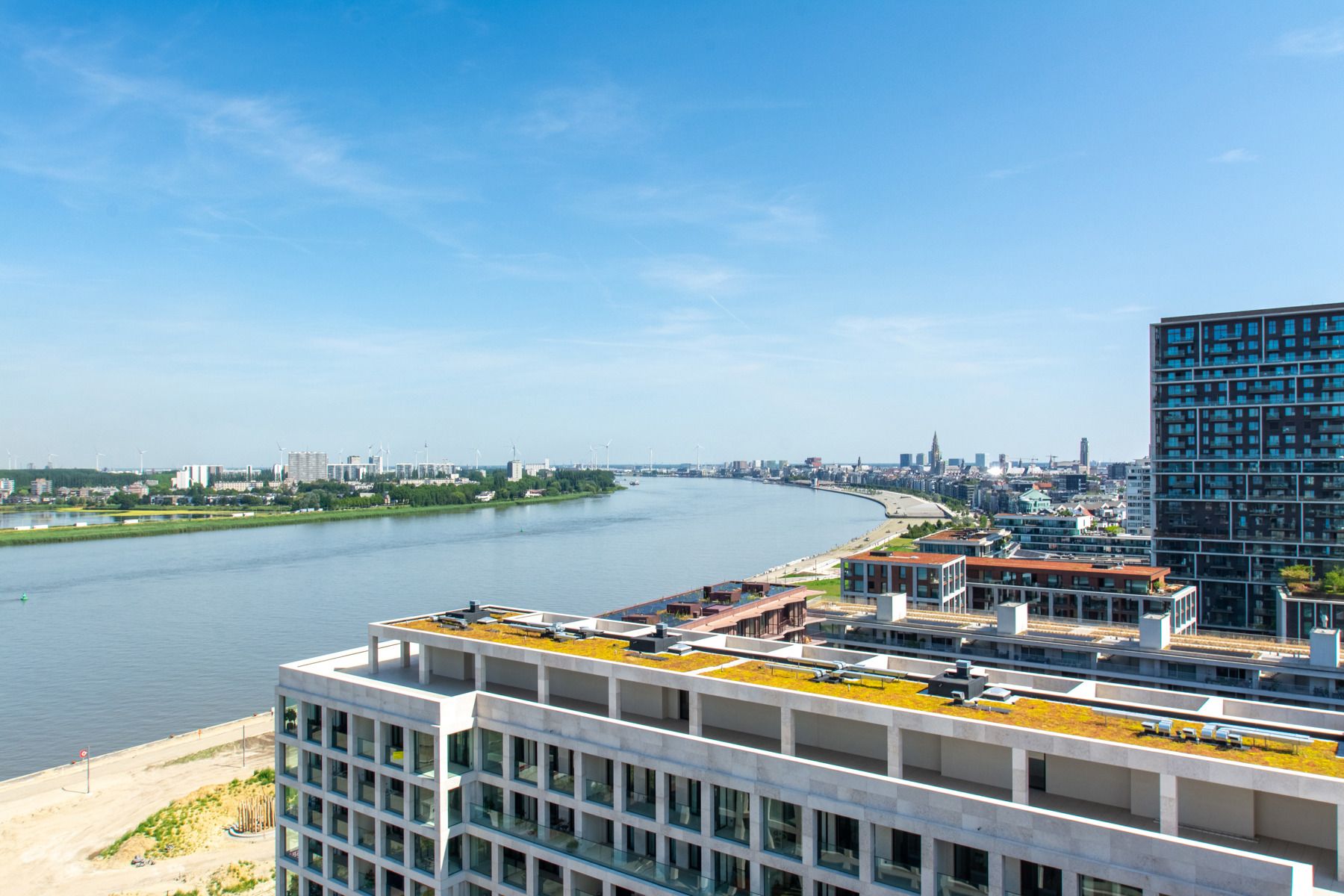 1-slpk app. met terras en zicht op Schelde foto 1