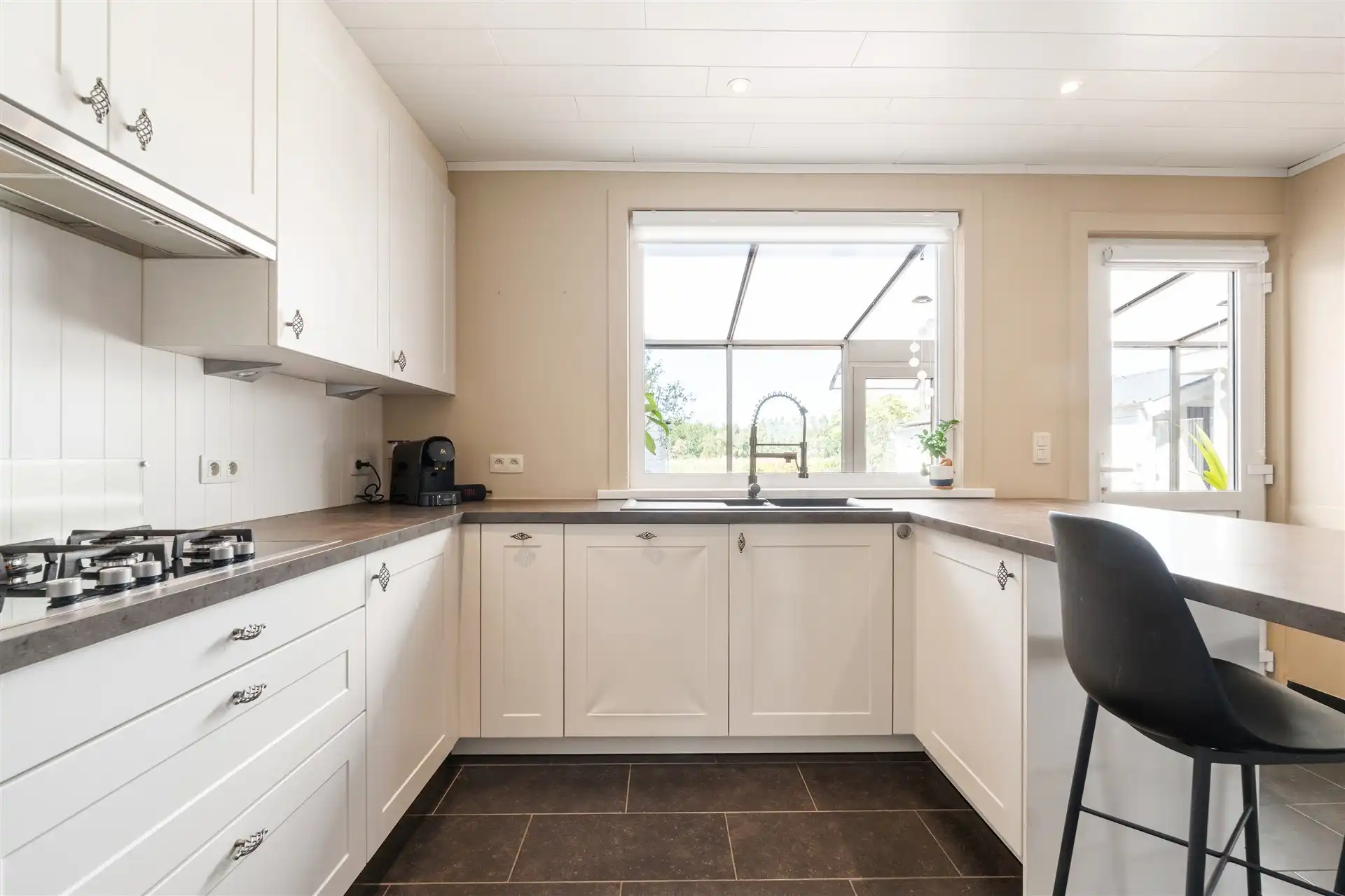 Instapklare woning met 3 slaapkamers op 717 m² in Lede foto 6