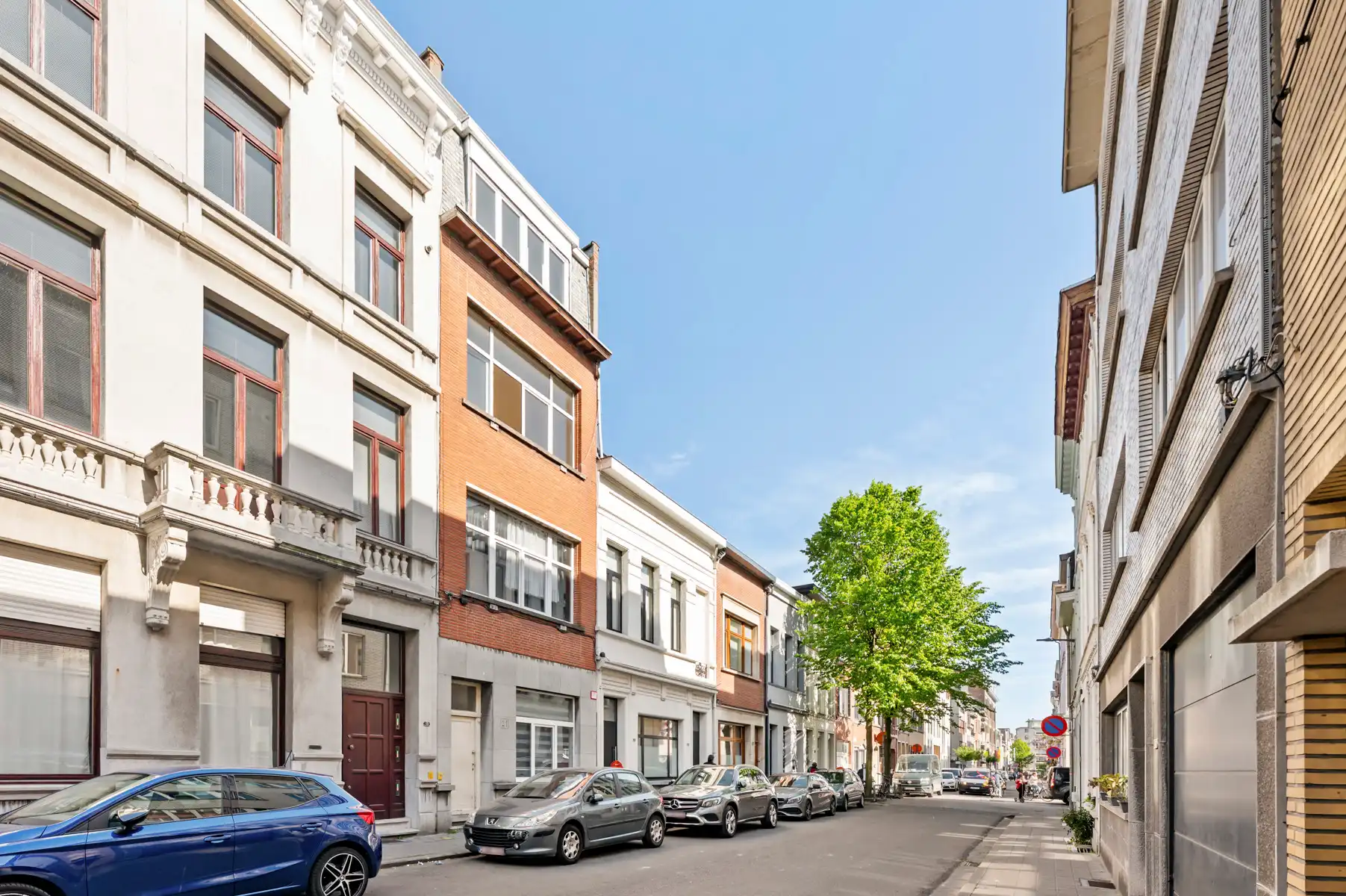 Verhuurde opbrengsteigendom met 4 appartementen foto 2