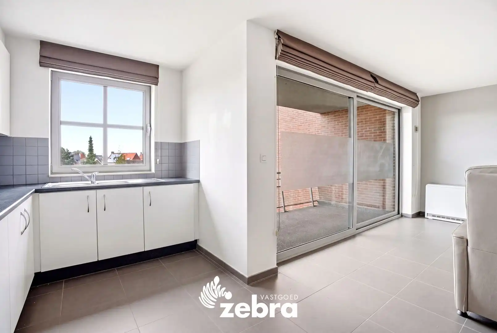 Instapklaar appartement met 2 terrassen nabij centrum Roeselare! foto 4