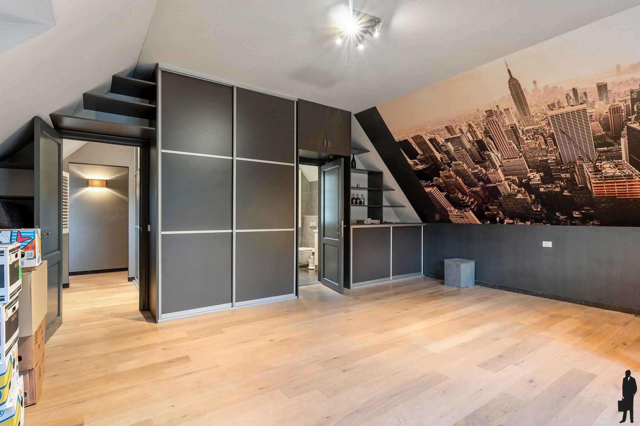 Grenzende aan bosgebied, sfeervolle villa op ca. 2.325m² foto 17