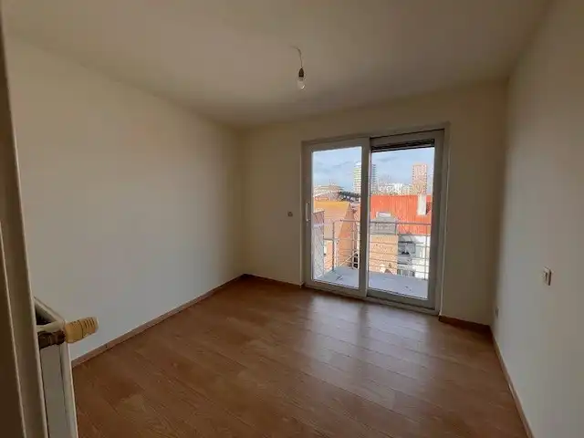 Zeer recent 2 slaapkamer appartement met open zicht /79 m2groot foto 6