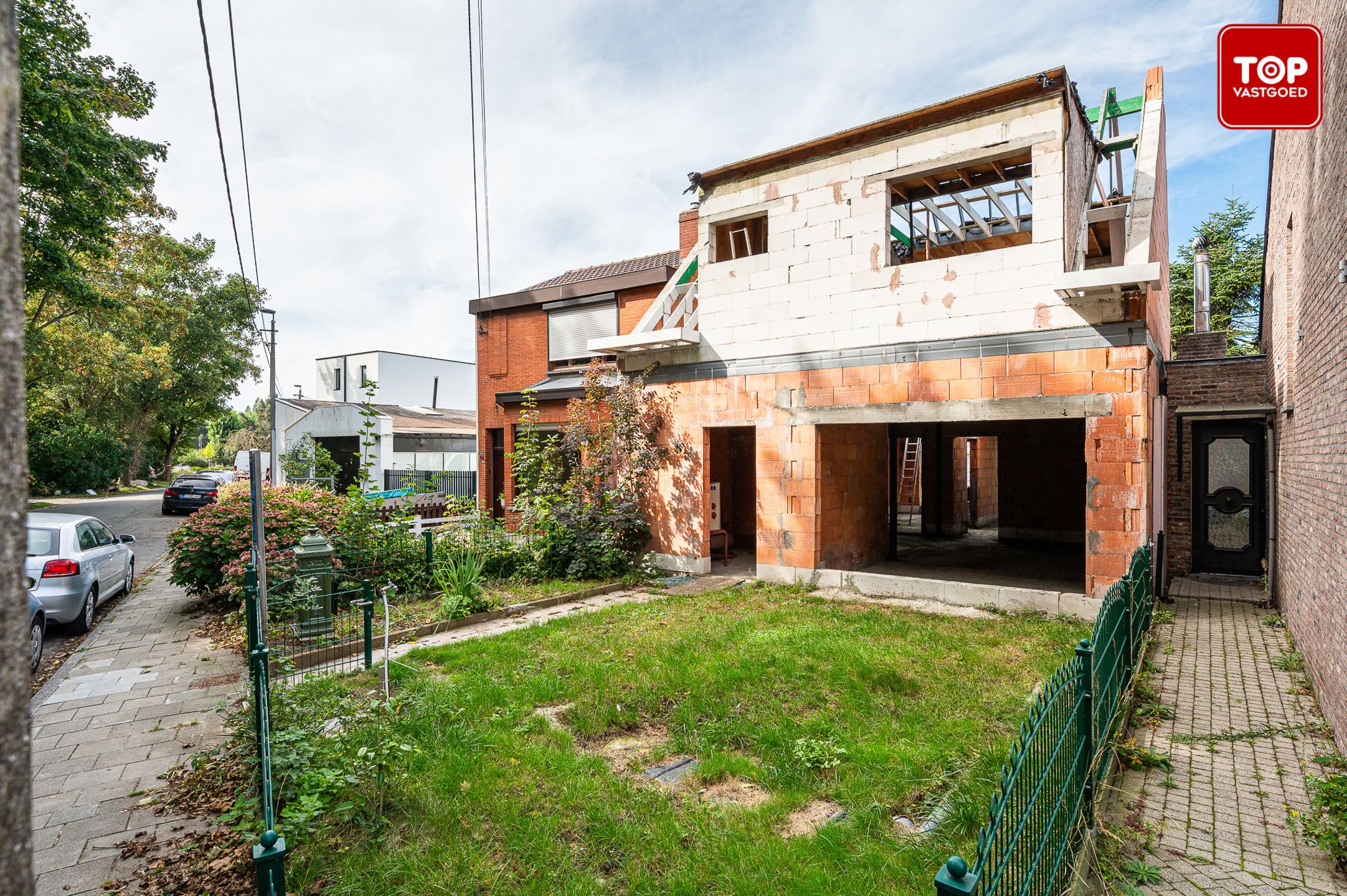 een beloftevolle woning in opbouw, volledig naar eigen smaak af te werken foto 3