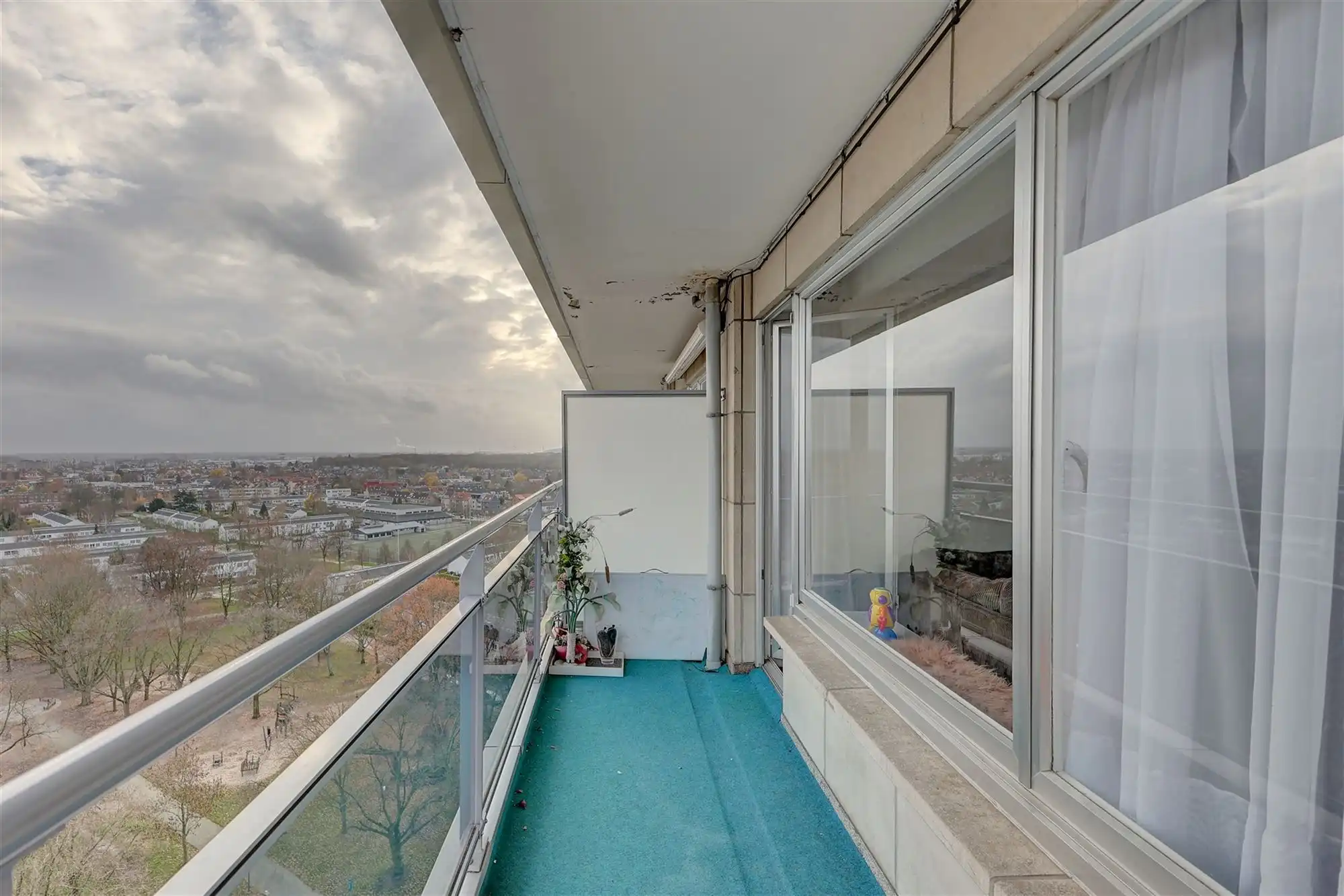 Appartement met 2 slaapkamers en twee terrassen foto 4