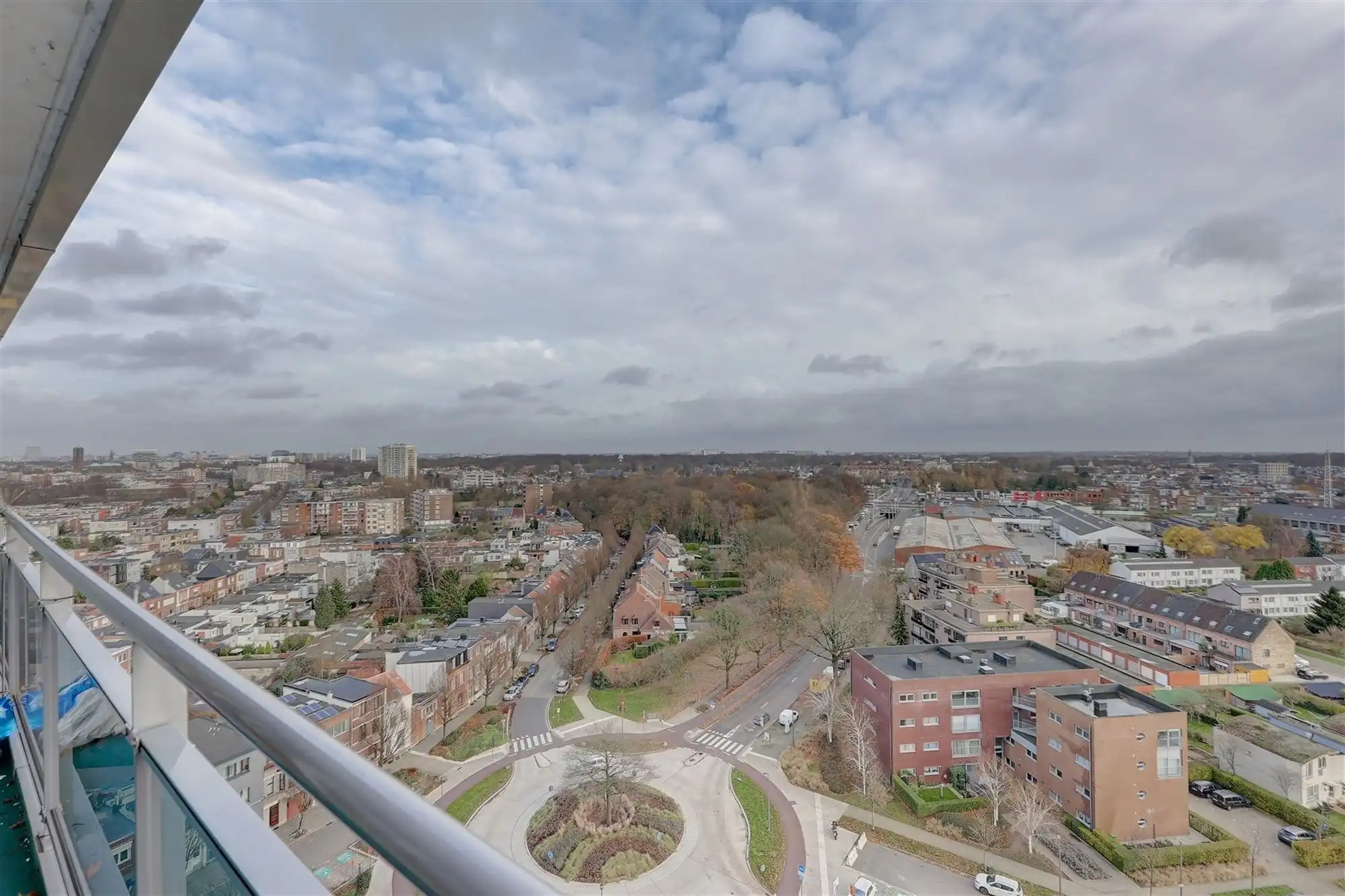 Appartement met 2 slaapkamers en twee terrassen foto 4