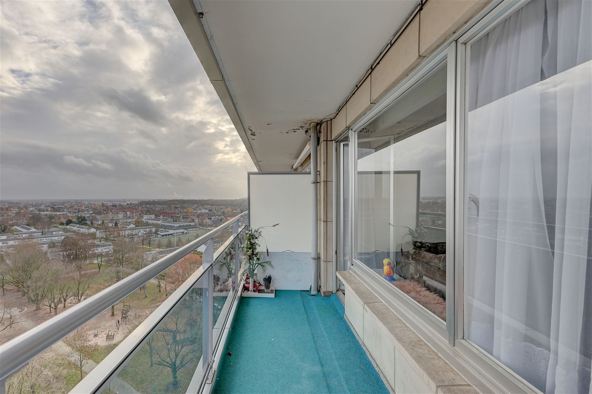 Appartement met 2 slaapkamers en twee terrassen foto 4