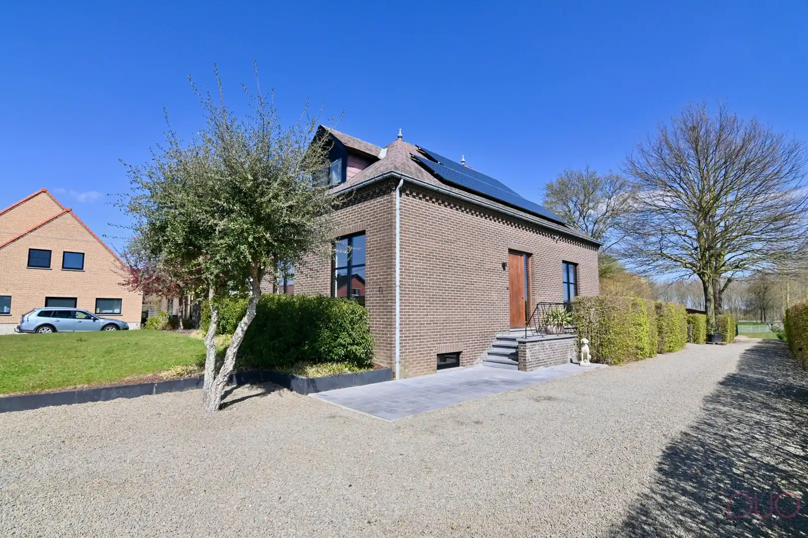 Gerenoveerd halfopen bebouwing op een prachtig perceel van 1h39a60ca inclusief weilanden foto 2