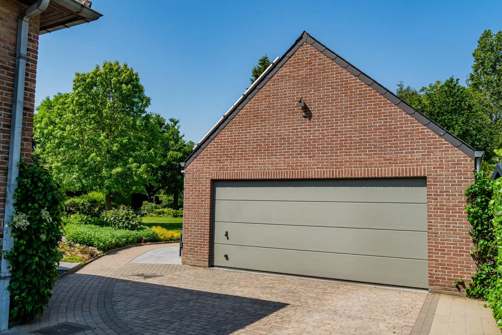 Charmante en bijzonder ruime woning met prachtige tuin en 3 slaapkamers foto 18