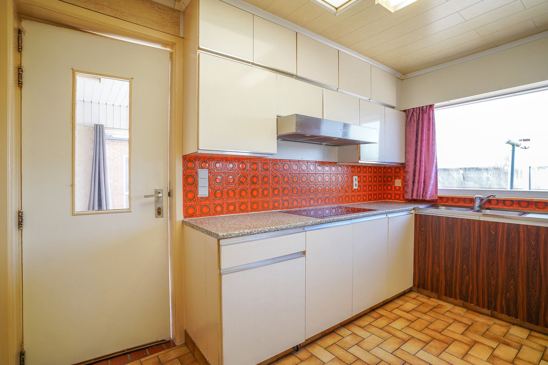 Rustig gelegen, te renoveren half open bebouwing in Tisselt. foto 11