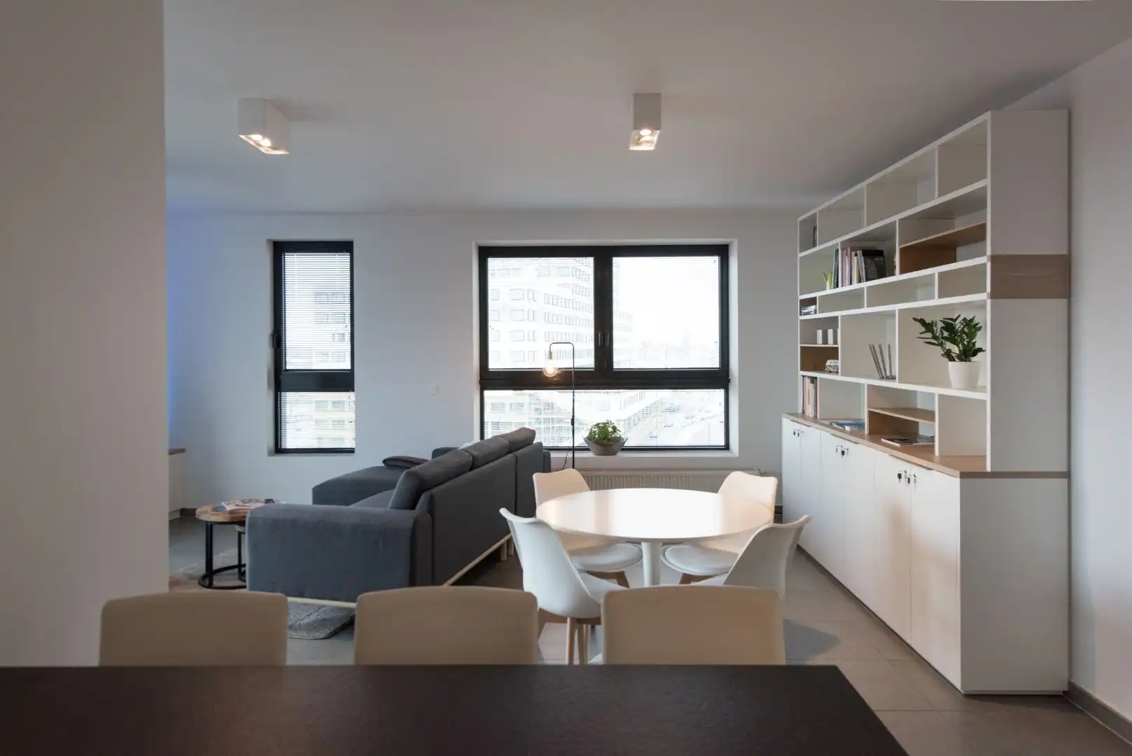 Uniek bemeubeld luxe appartement te koop in residentie London Tower – Het Eilandje, Antwerpen foto {{pictureIndex}}