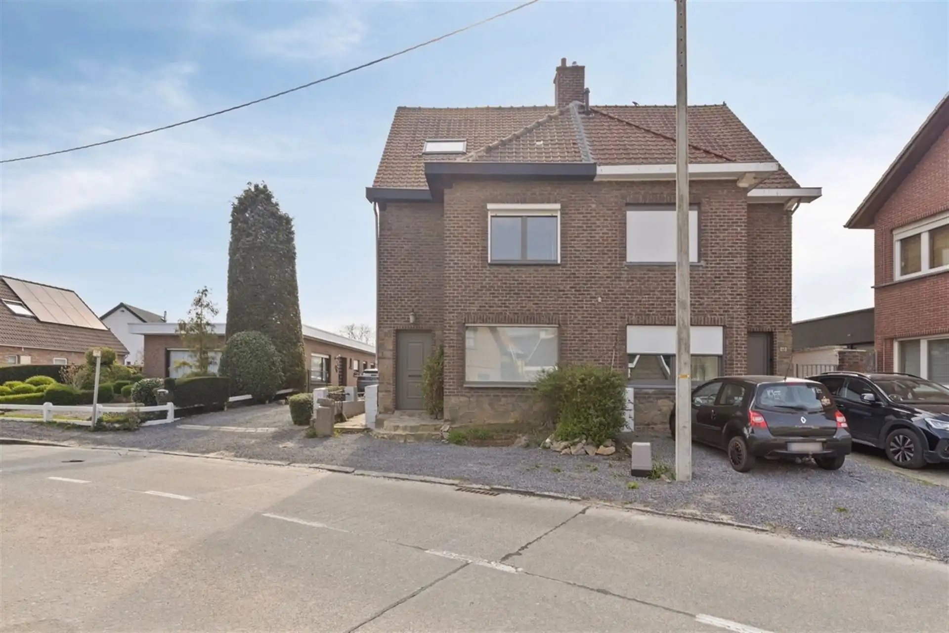 Ruime halfopen bebouwing (3 slpks), terras en tuin foto 2