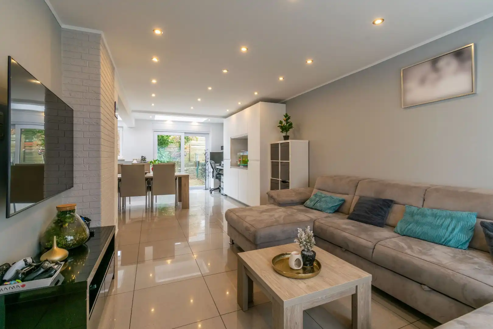 Een instapklare 3 gevelwoning met garage! foto 7