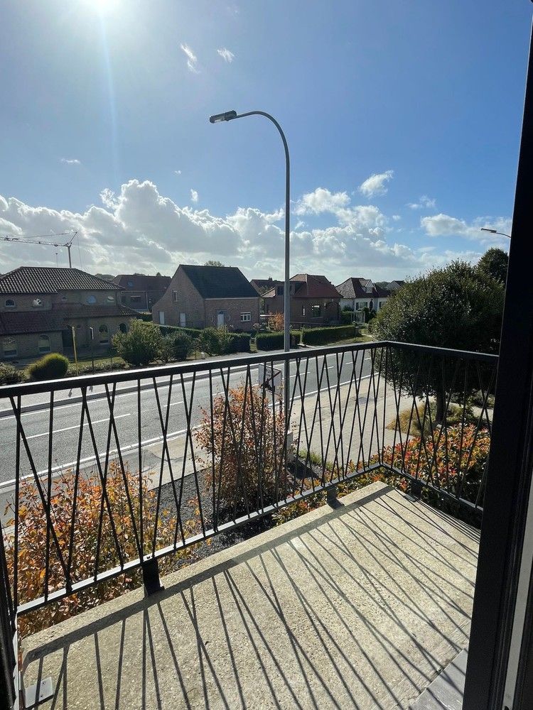 Gerenoveerd 2-kamerduplexappartement met overdekte autostaanplaats foto 6