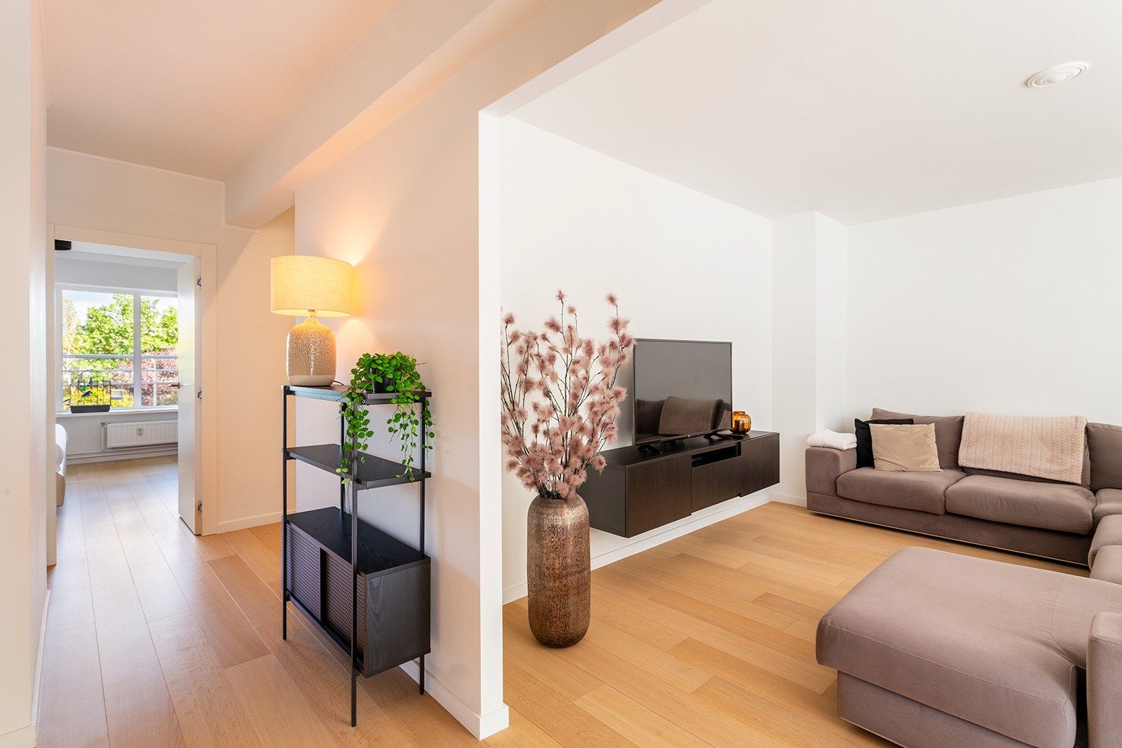 Gerenoveerd appartement met 2 terrassen foto 14
