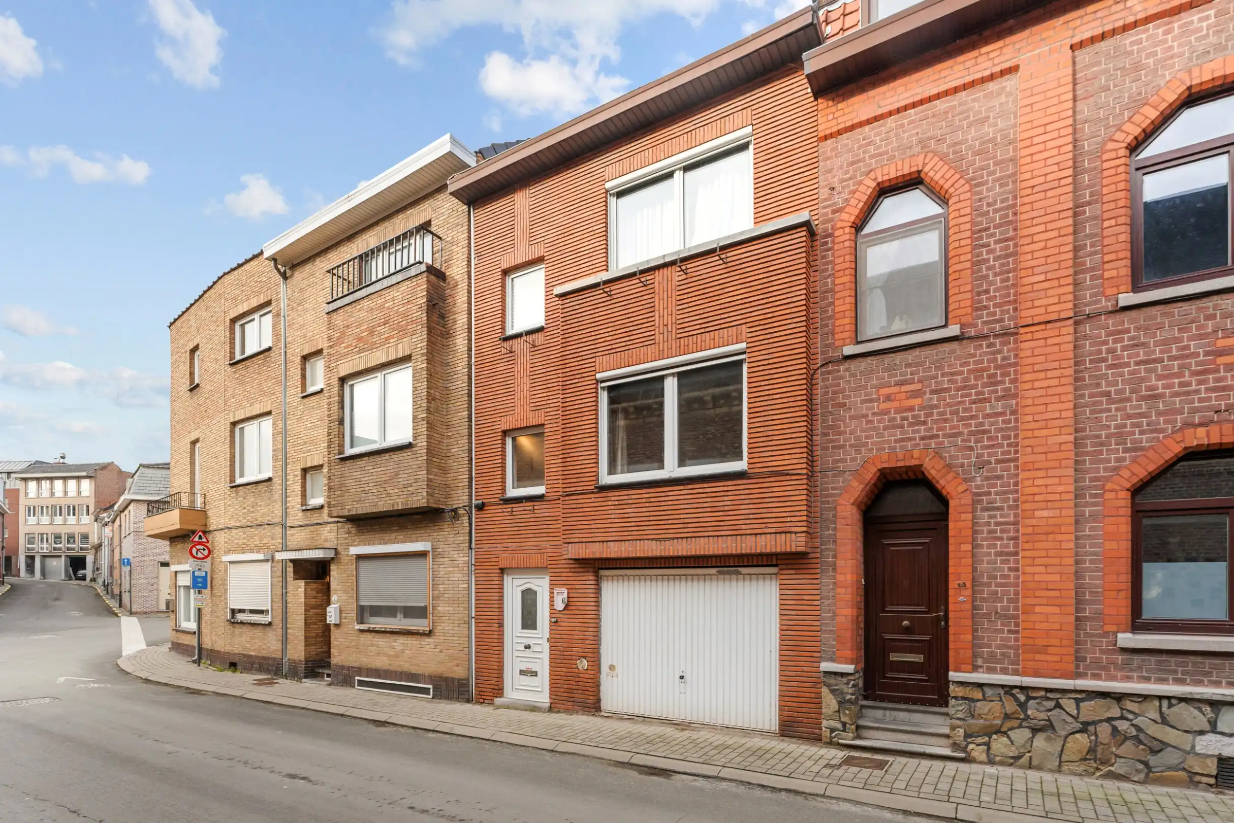 Hoofdfoto van de publicatie: Charmante rijwoning op een toplocatie in hartje Tongeren.