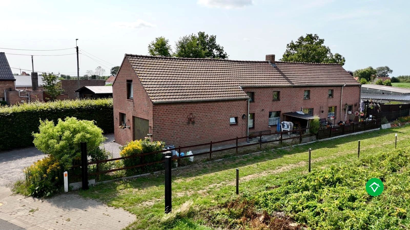 Te renoveren halfopen bebouwing op landelijke ligging in Koekelare foto 2