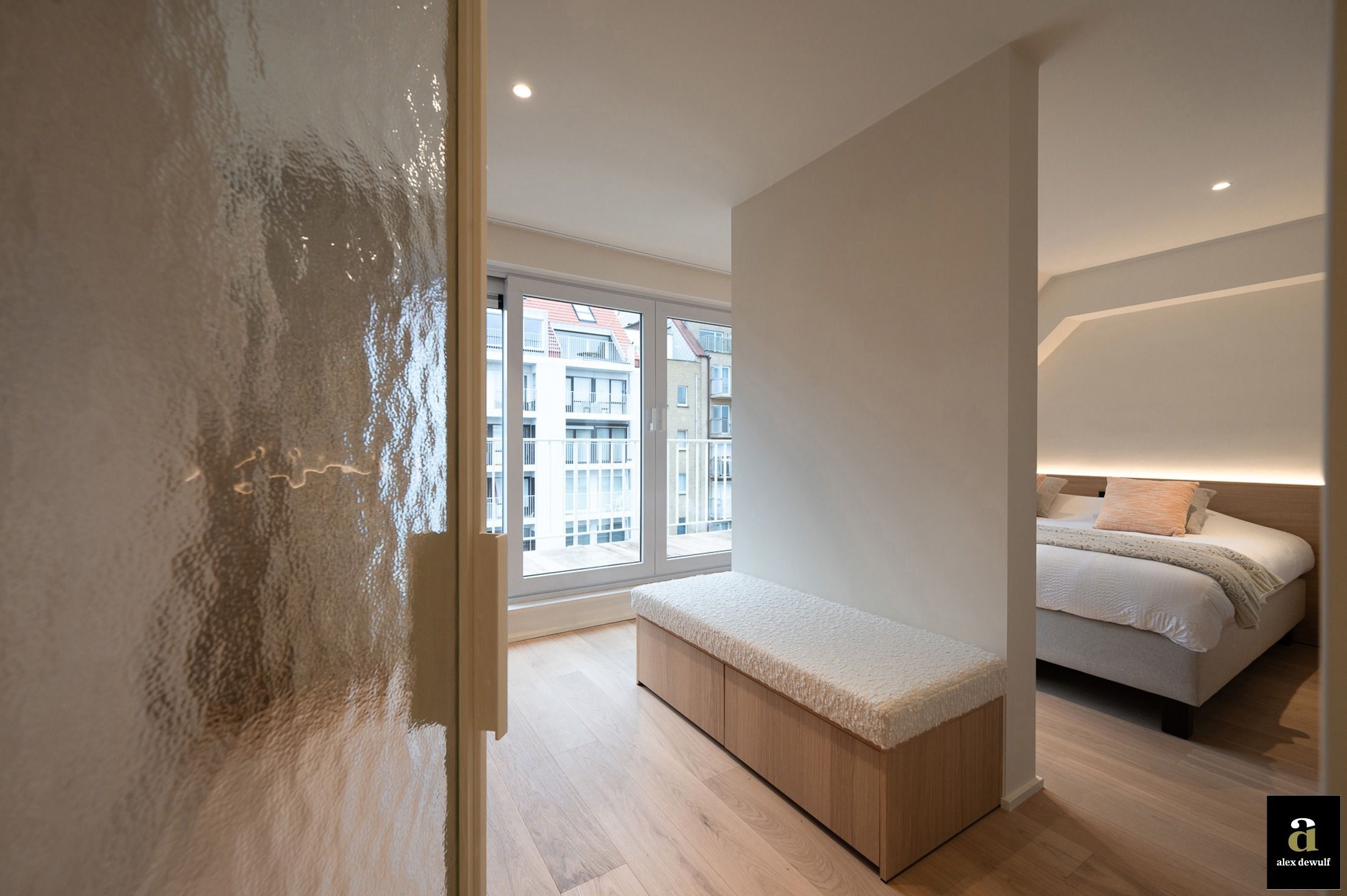 Exclusief gerenoveerd penthouse met panoramisch uitzicht [Piers De Raveschootlaan - Knokke Centrum]. foto 6