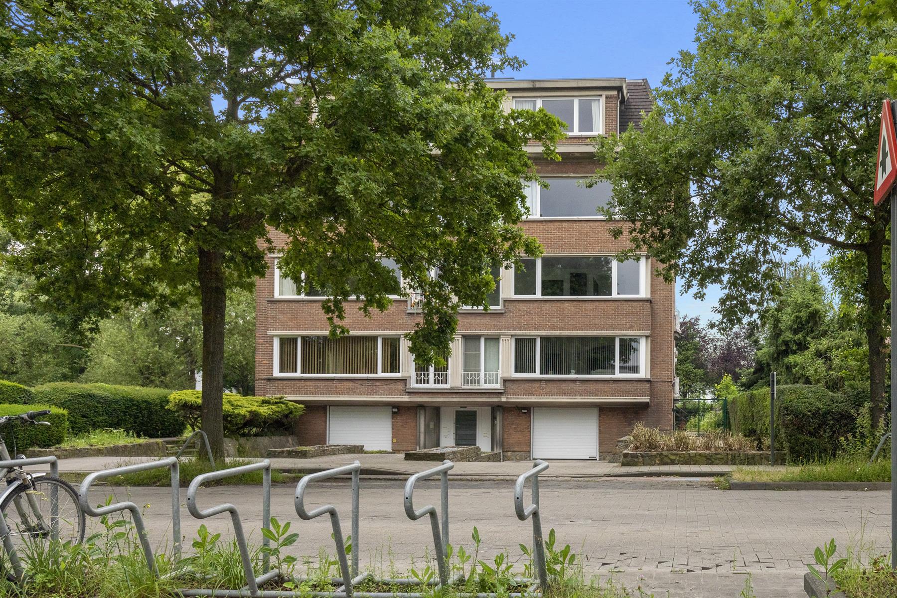 Hoogwaardig gerenoveerd appartement op centrale ligging foto {{pictureIndex}}