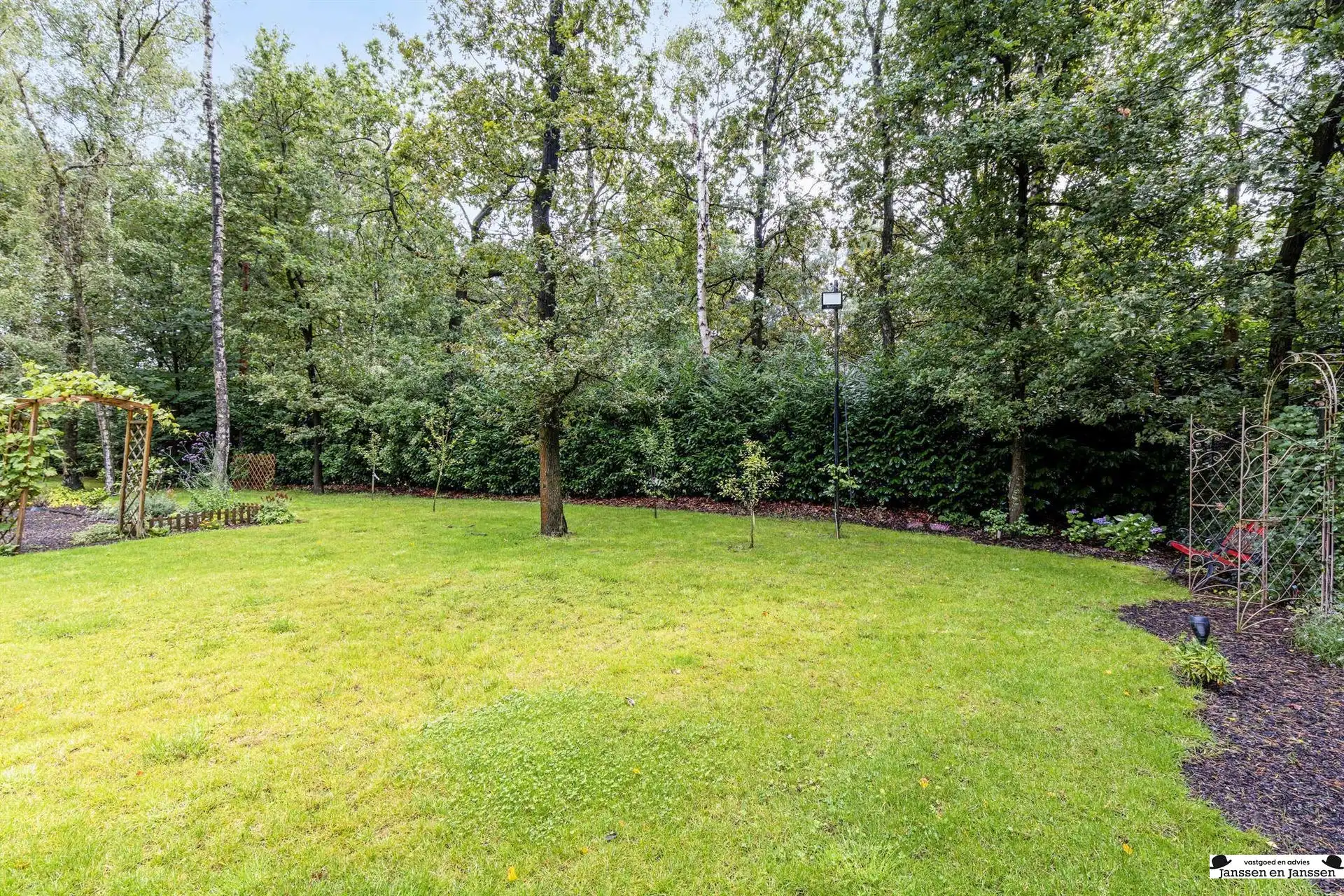 Zeldzame nieuwbouwwoning op een perceel van 40 are met imposante tuin in Kapellen  foto 35