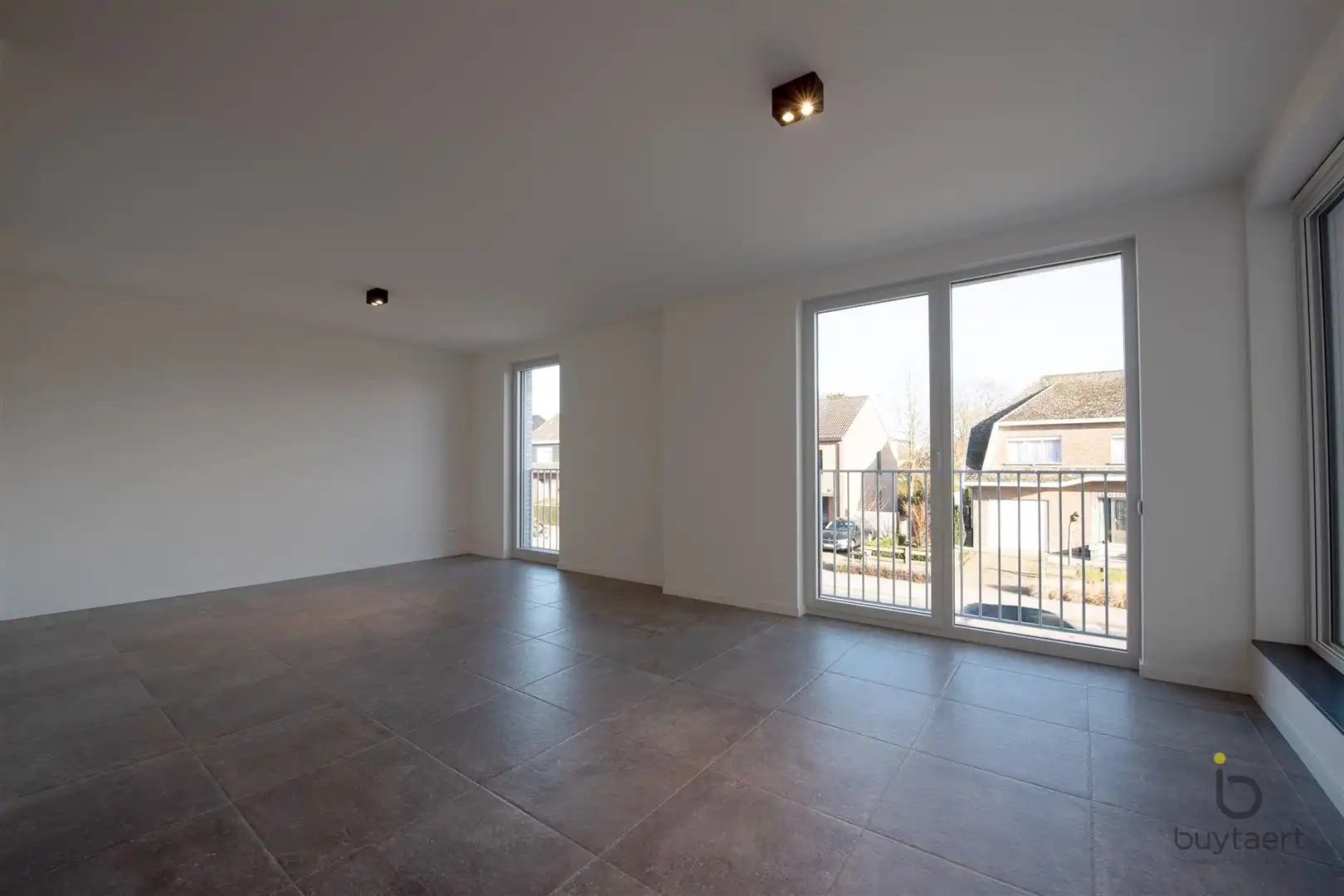 Recent 1 slaapkamer appartement met prachtig uitzicht! foto 12