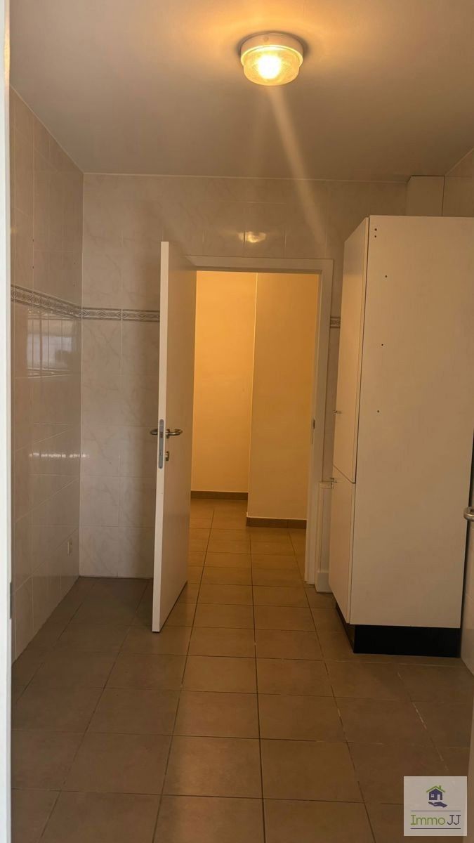 Ruime woning met 3 slaapkamers  foto 9