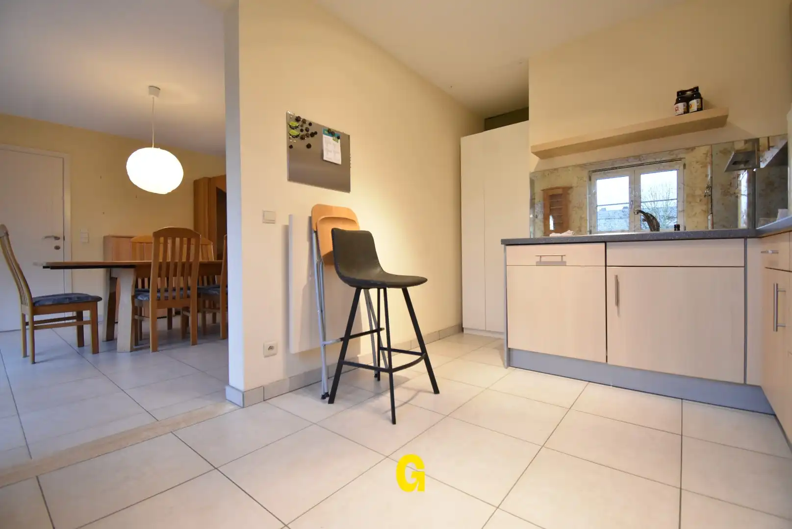Ruim en degelijk appartement met twee slaapkamers, garage en kelderberging foto 14