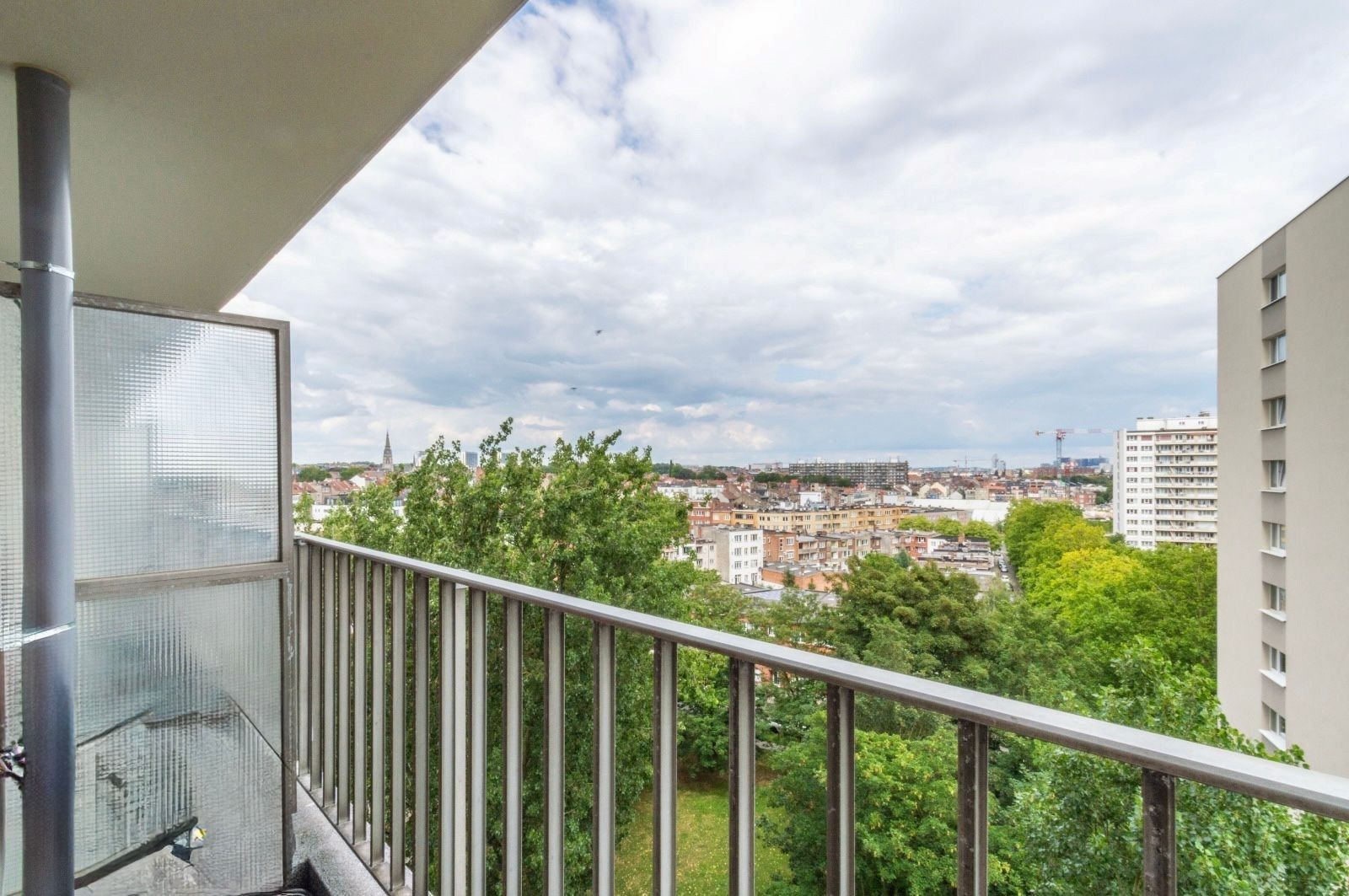 GOED GELEGEN STUDIO MET PANORAMISCH TERRAS ! foto 2