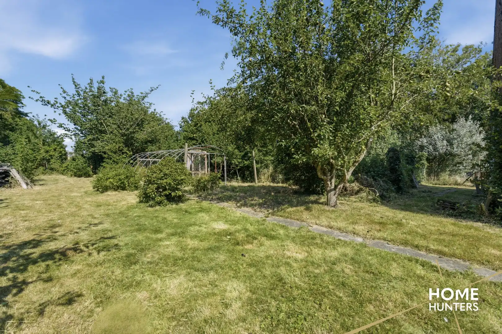Veelzijdige eigendom met te renoveren woning en twee ruime loodsen in Langemark foto 26