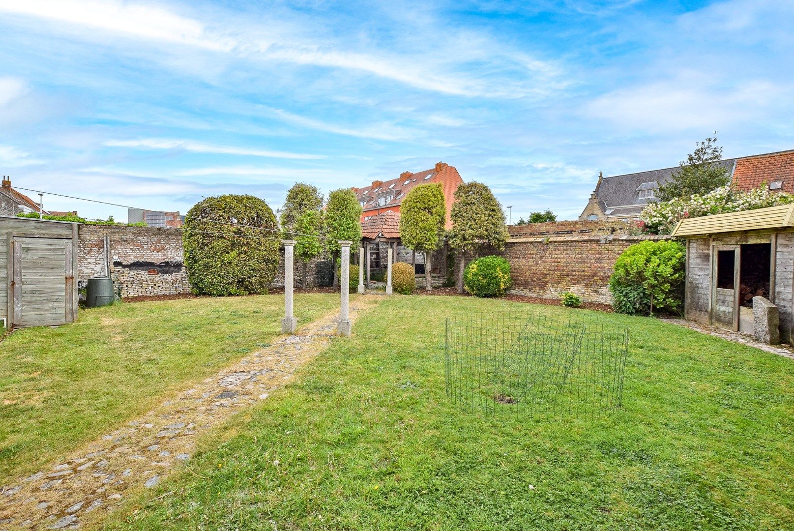 Karaktervolle woning met 4 slaapkamers, loods en tuin in centrum Nieuwpoort-stad! foto 10