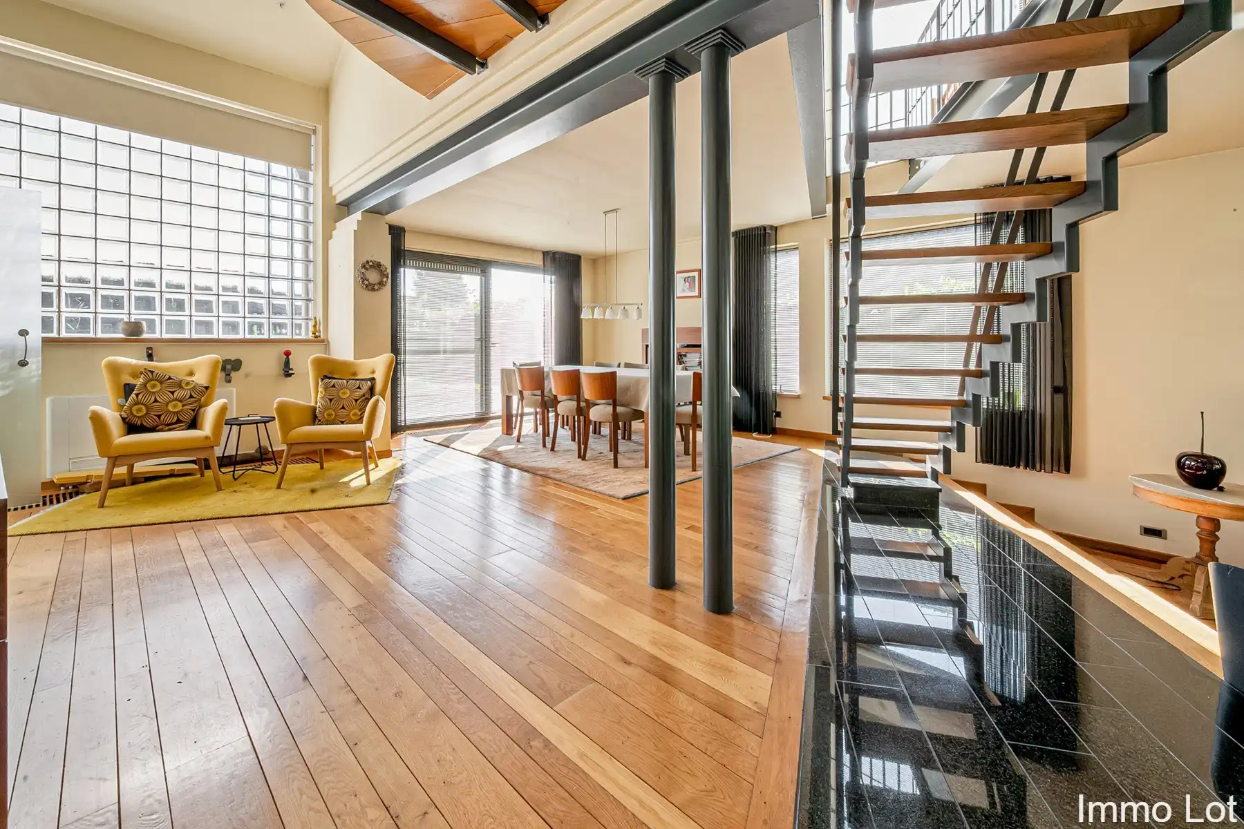 Villa met multifunctioneel bijgebouw, garage en ruime tuin foto 5