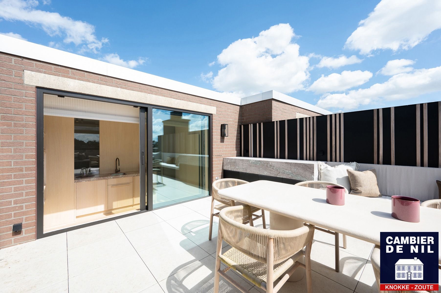 Vernieuwd appartement met open zichten mooie terrassen foto 26