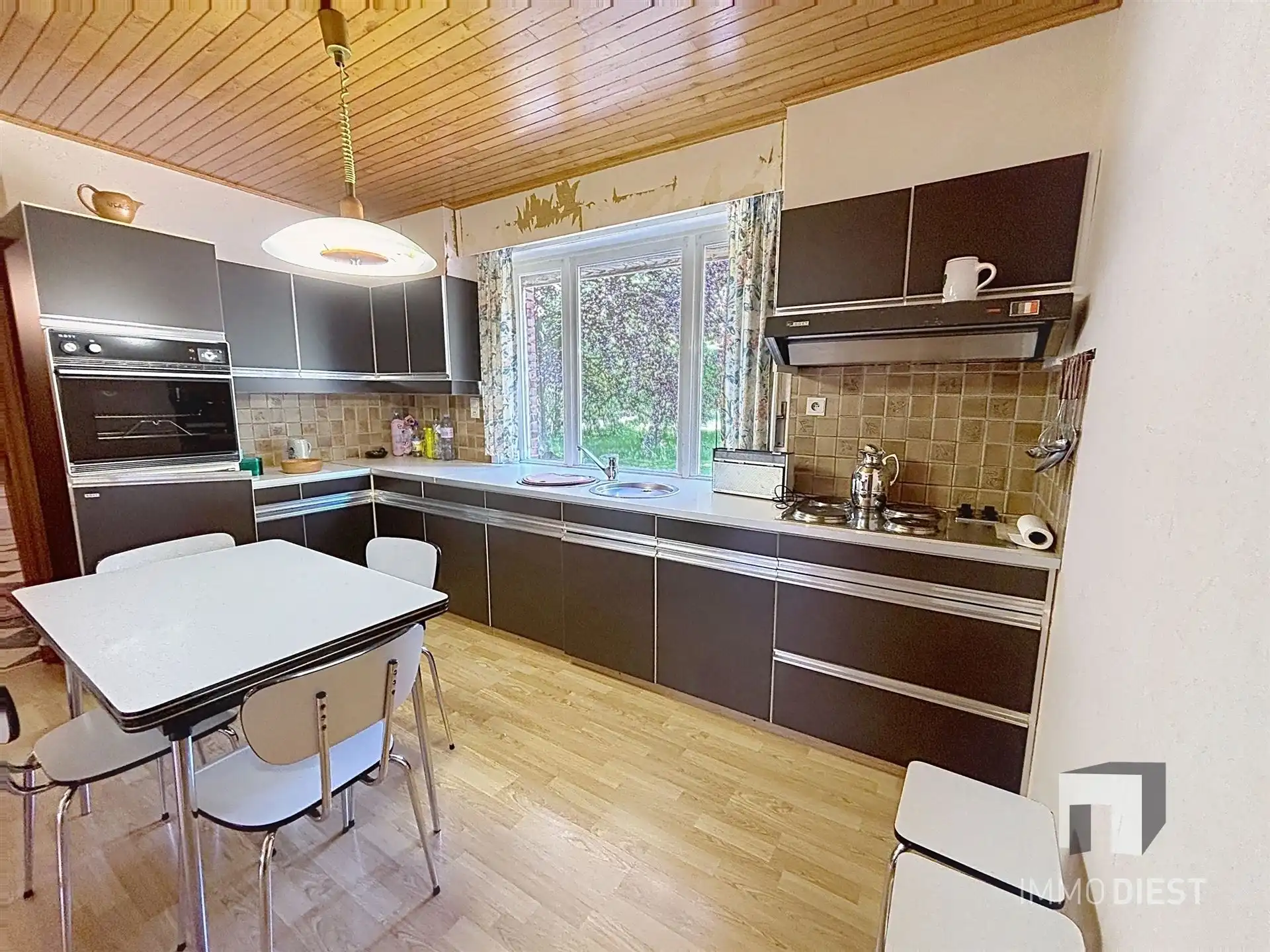 ZATERDAG 13.06 KIJKMOMENT VAN 13.00U TOT 15.00U. Charme troef in deze te renoveren woning op een ruim perceel te Vorst! foto 10