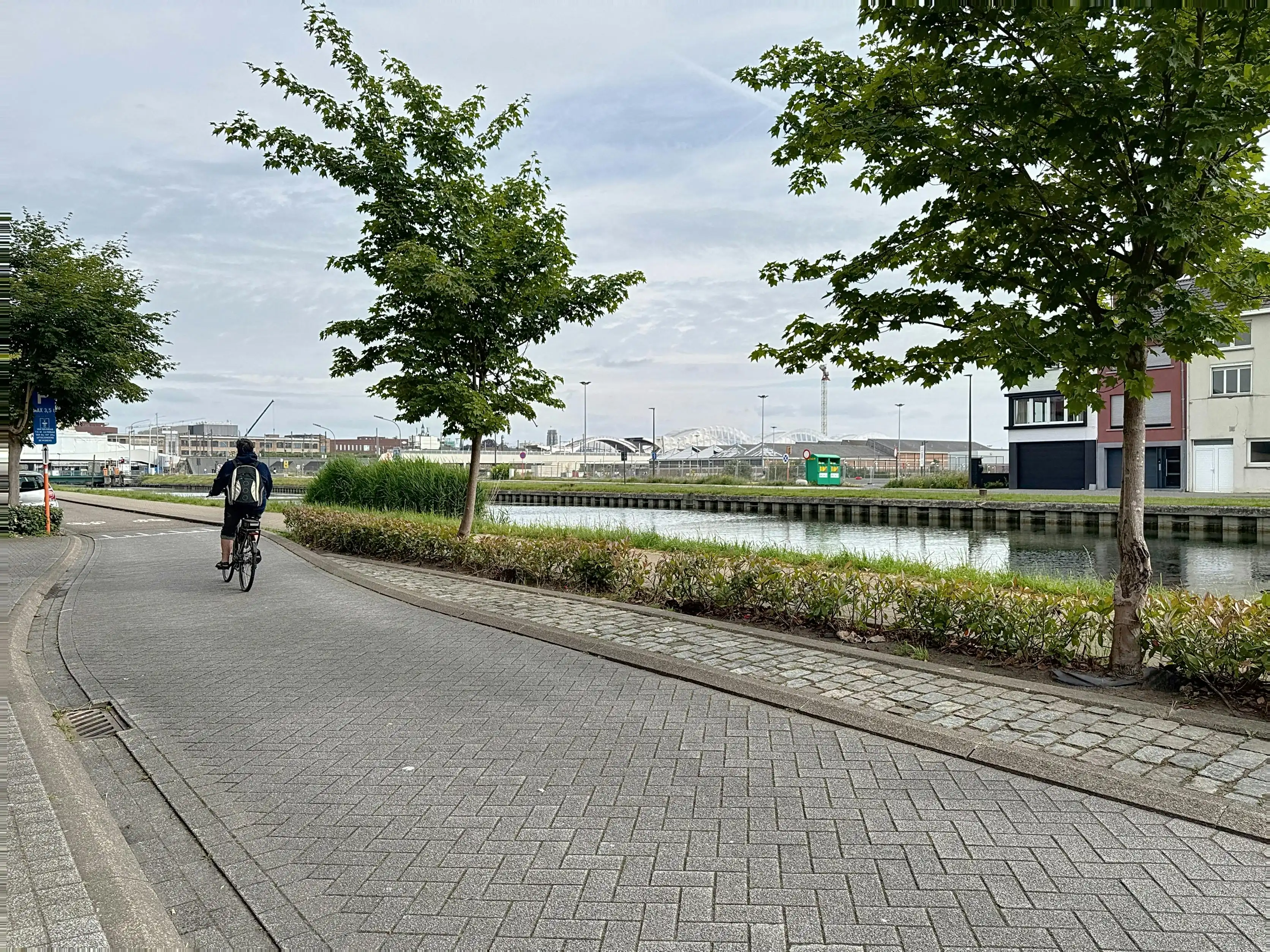 Ruime inpandige garage of opslagplaats te Mechelen Zuid foto 12