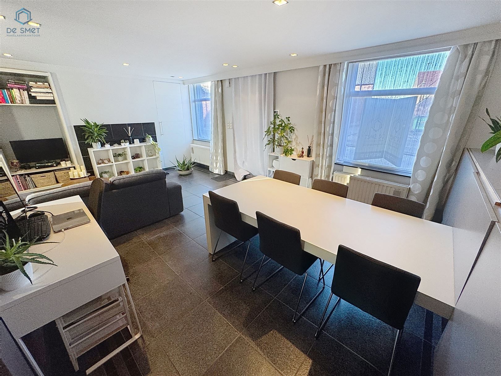 Instapklare woning met 2 slaapkamers, terras, carport en berging in Ophasselt foto 3