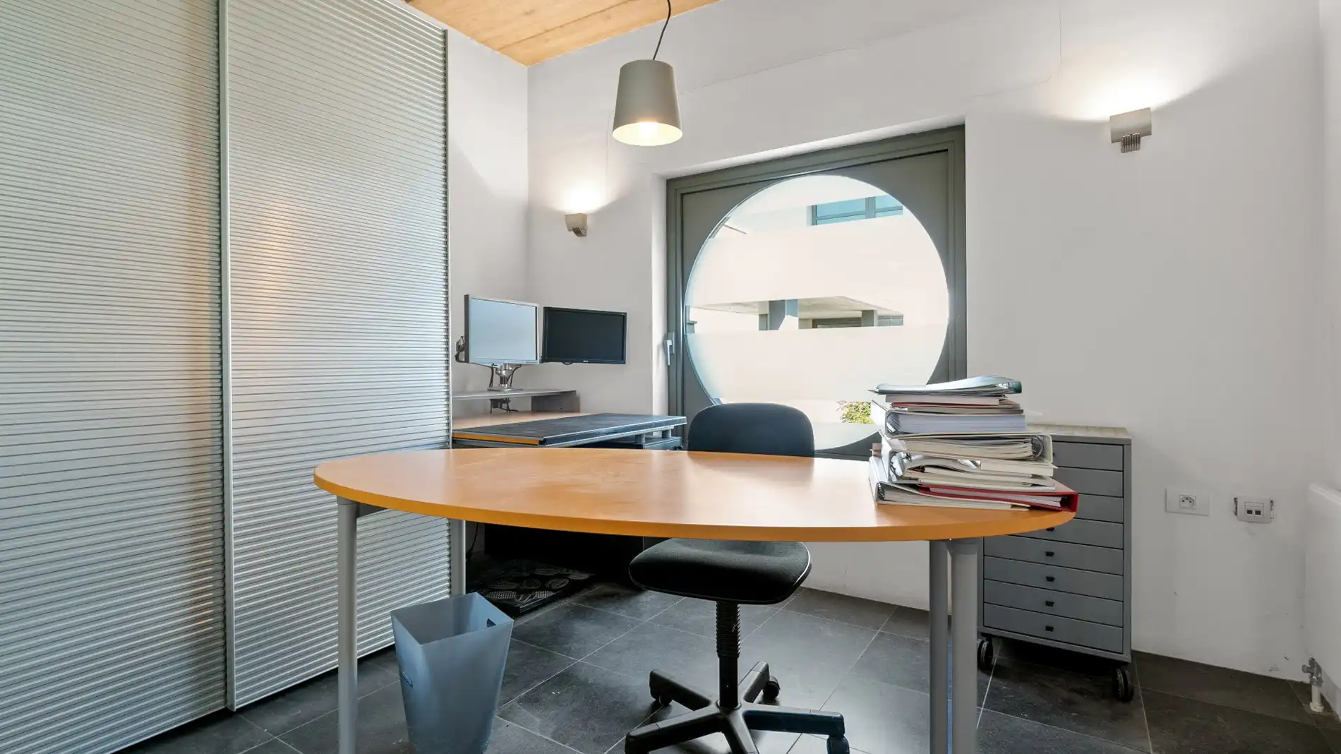 LINDEN - handelsuimte 240 m2 + 5x staanplaats foto 4