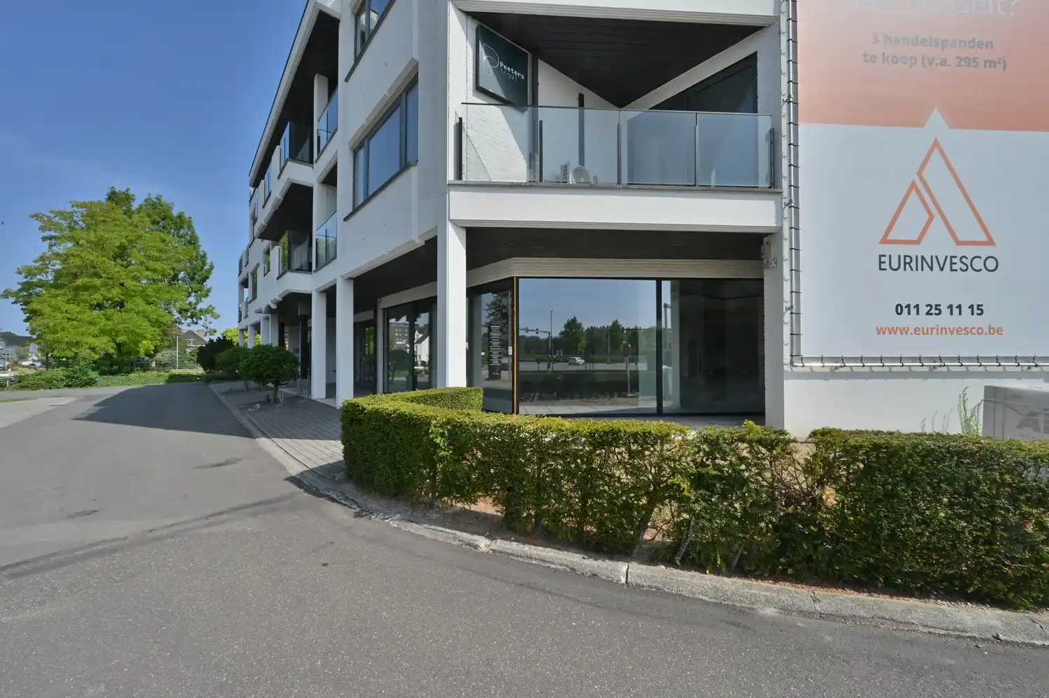 Unieke kans op topligging in Hasselt –  gelijkvloerse commerciële ruimte te koop (295 m²) foto 2