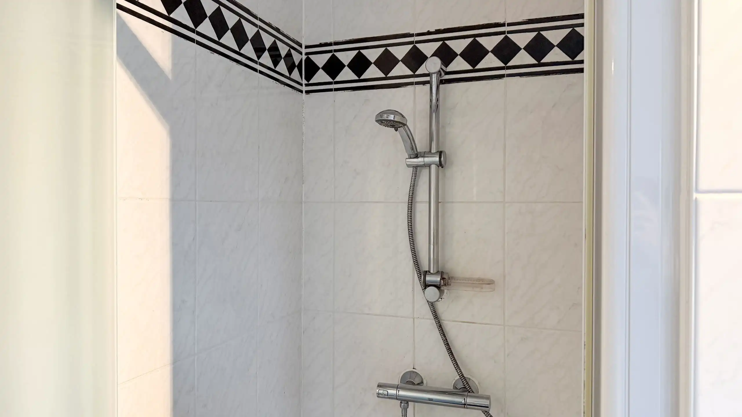 Gezellig duplex appartement met terras en garagebox in HZ! foto 22