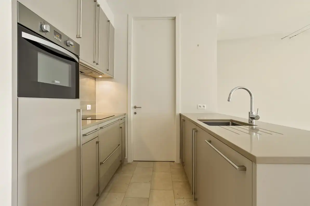 Stijlvol appartement in iconisch gebouw met ruim terras in hartje Aalst foto 6