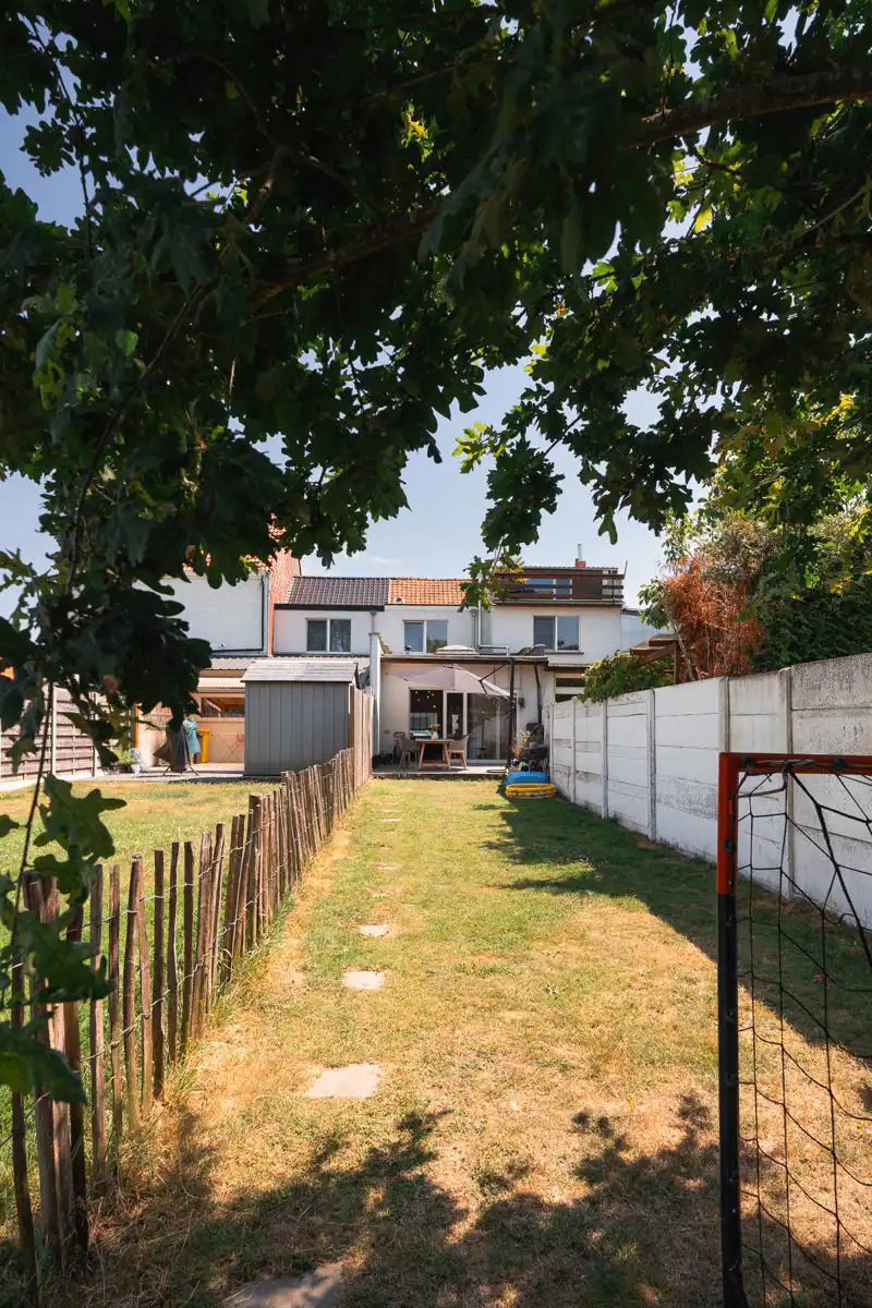 Vernieuwde starterswoning met leuke tuin foto 25