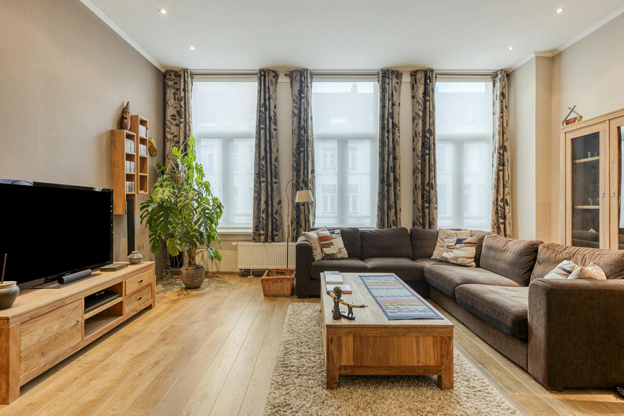 Handelshuis met achterhuis te koop in Antwerpen centrum foto 9