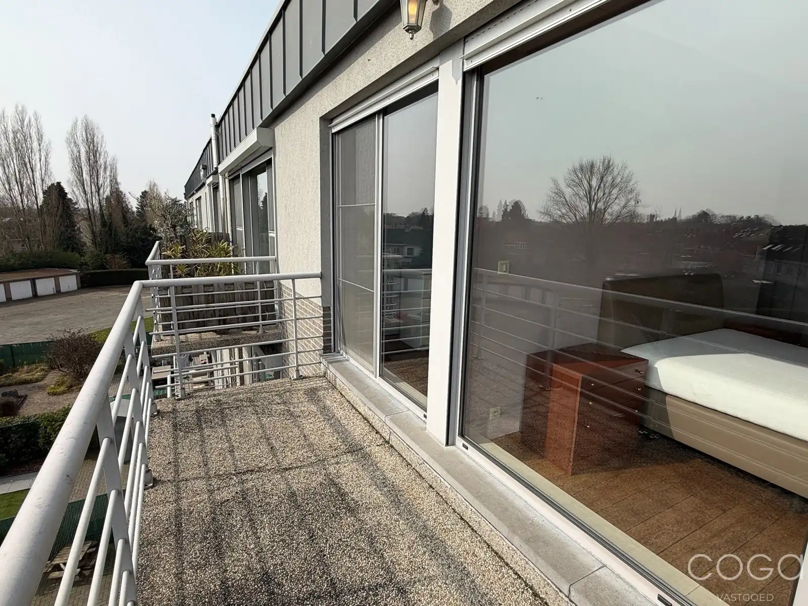 Centraal gelegen appartement met lift foto 17