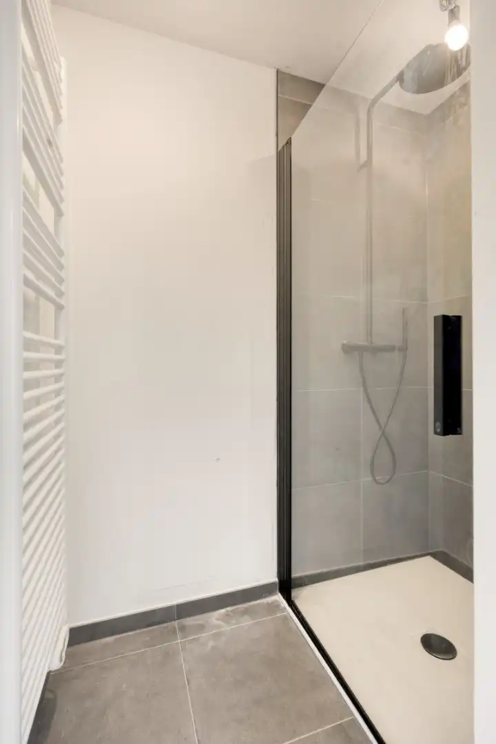 Instapklare woning met zeer goede afwerking, 3 slaapkamers, 3 badkamers, tuin, terras en autostaanplaats in het centrum van Tienen – EPC 27 kWh/m² - bewoonbare  foto 29