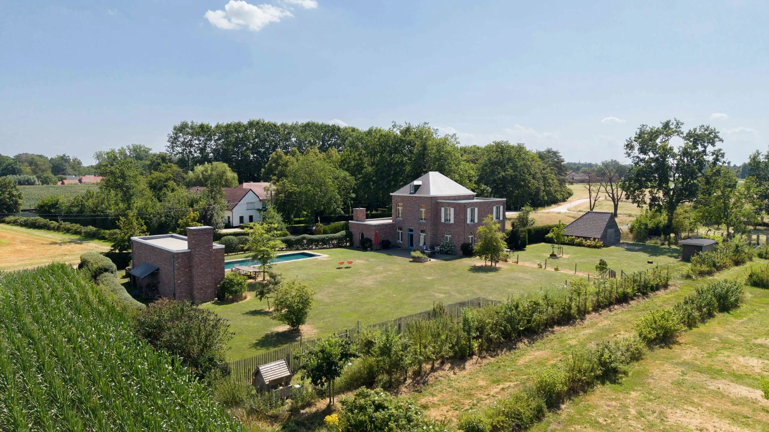 Uitzonderlijk landhuis op een domein van ca. 1 hectare foto 9