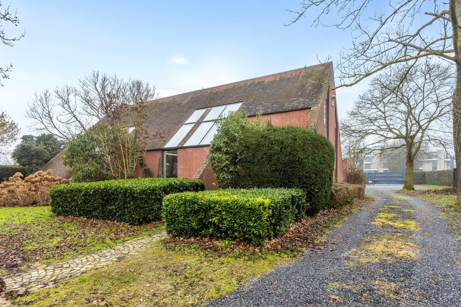 Unieke vrijstaande woning met twee woonentiteiten in het centrum van Bilzen-Hoeselt foto 2