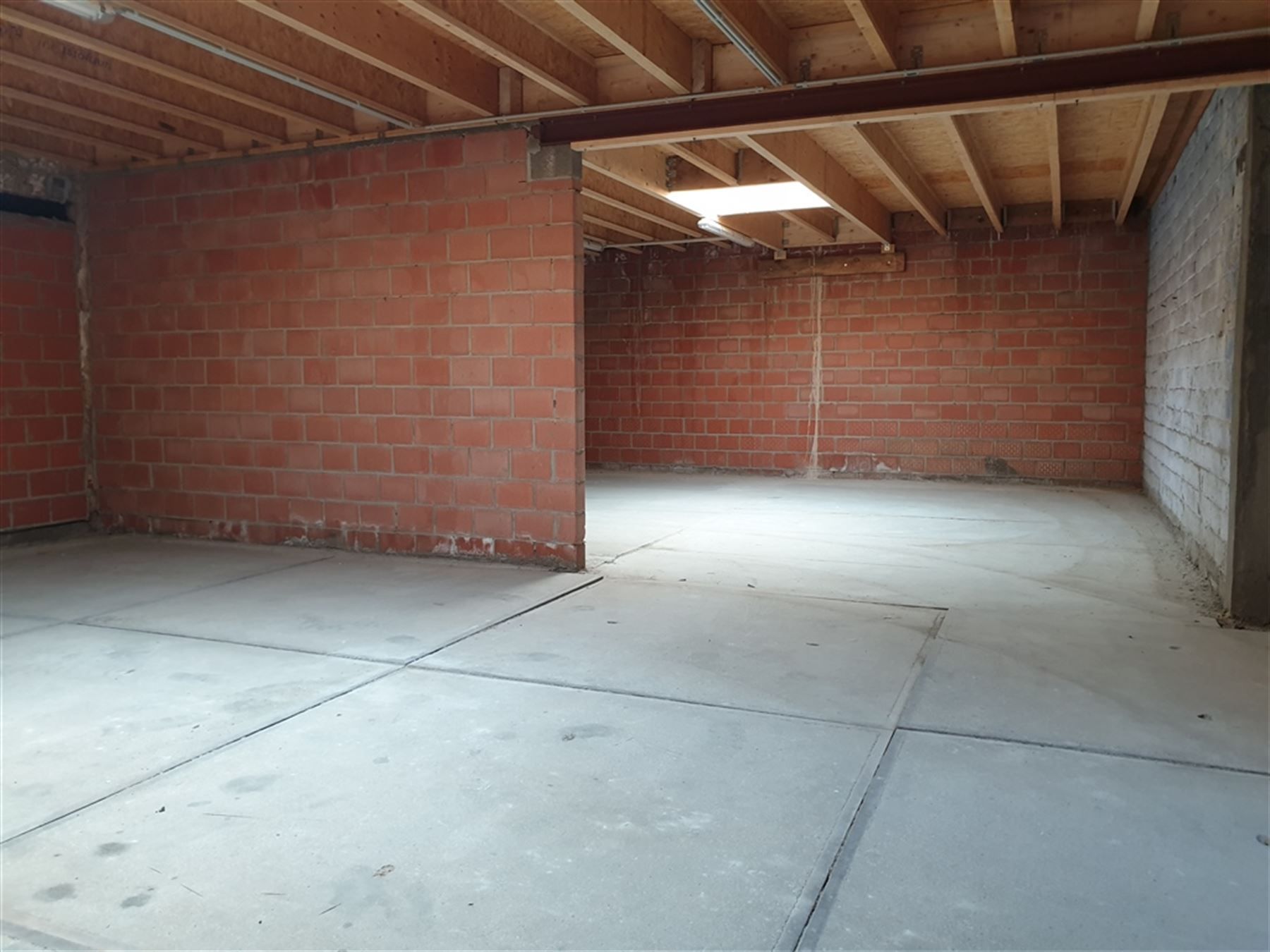 Werkplaats van 320 m² + buitenruimte foto 4