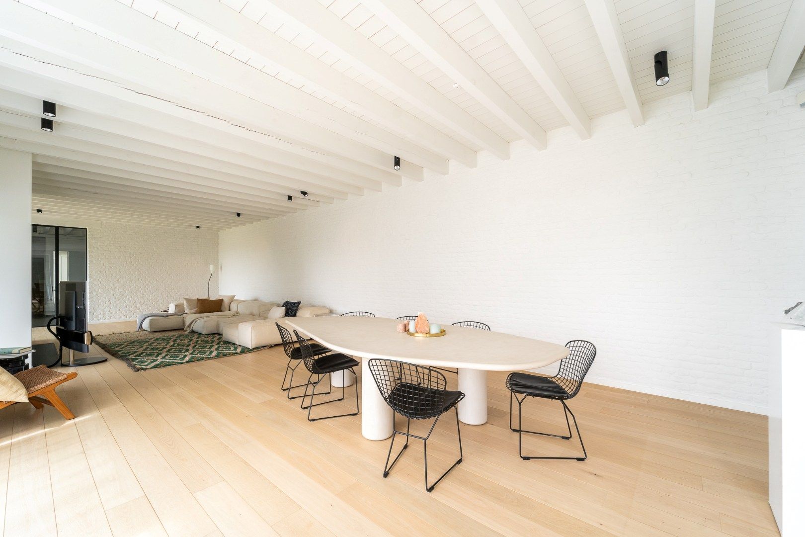 Prachtig gerenoveerde hoeve met panoramisch zicht over de polders foto 5