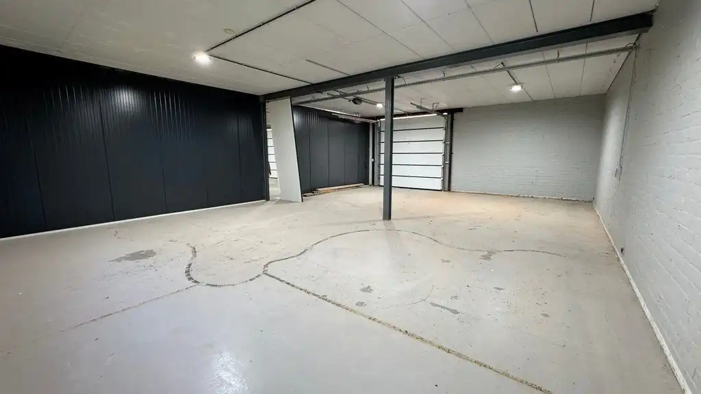 Gerenoveerde kantoren met magazijn te huur nabij N16 te Temse foto 4