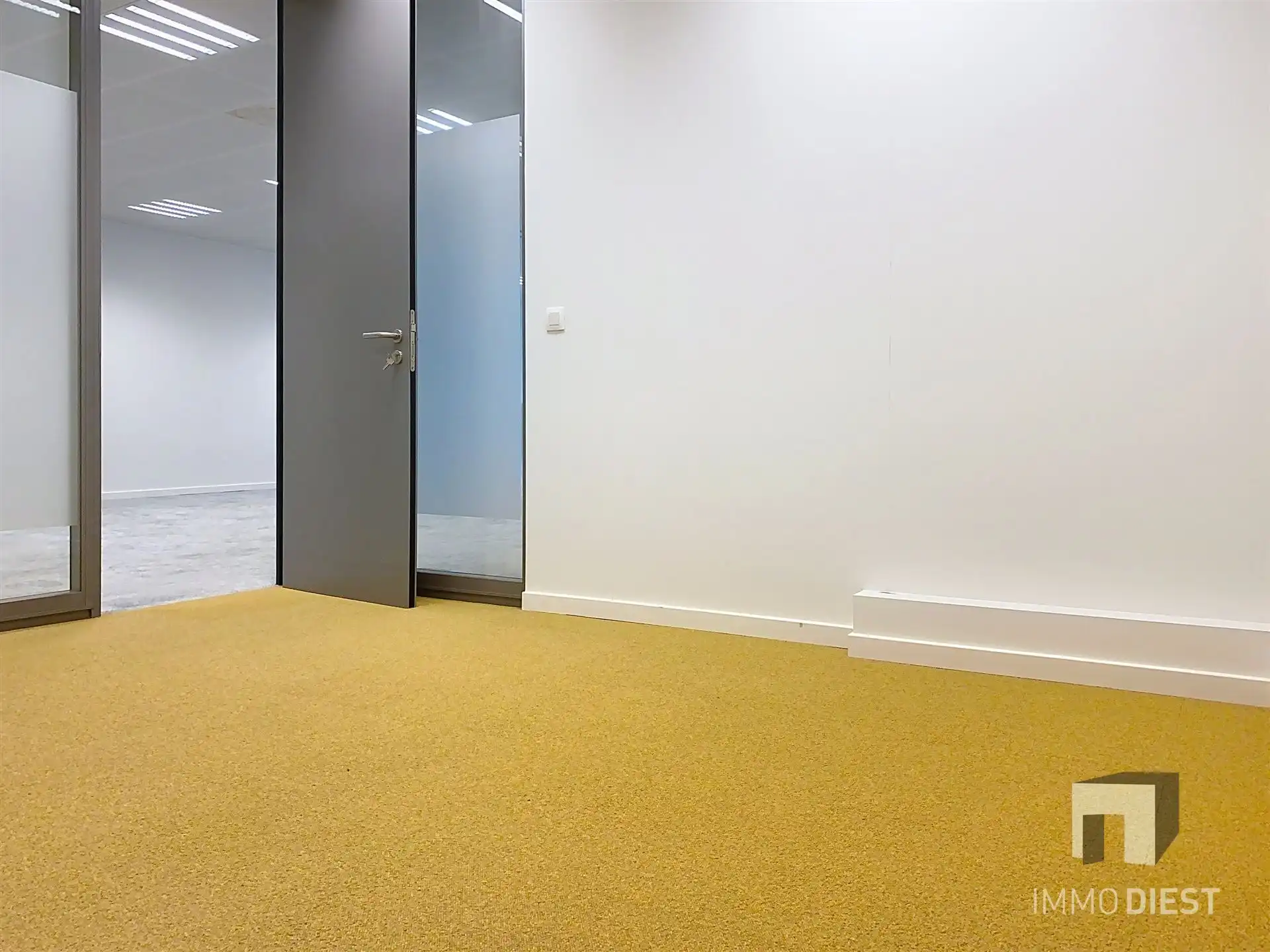 Ruim handelsgelijkvloers op Markt te Diest foto 7