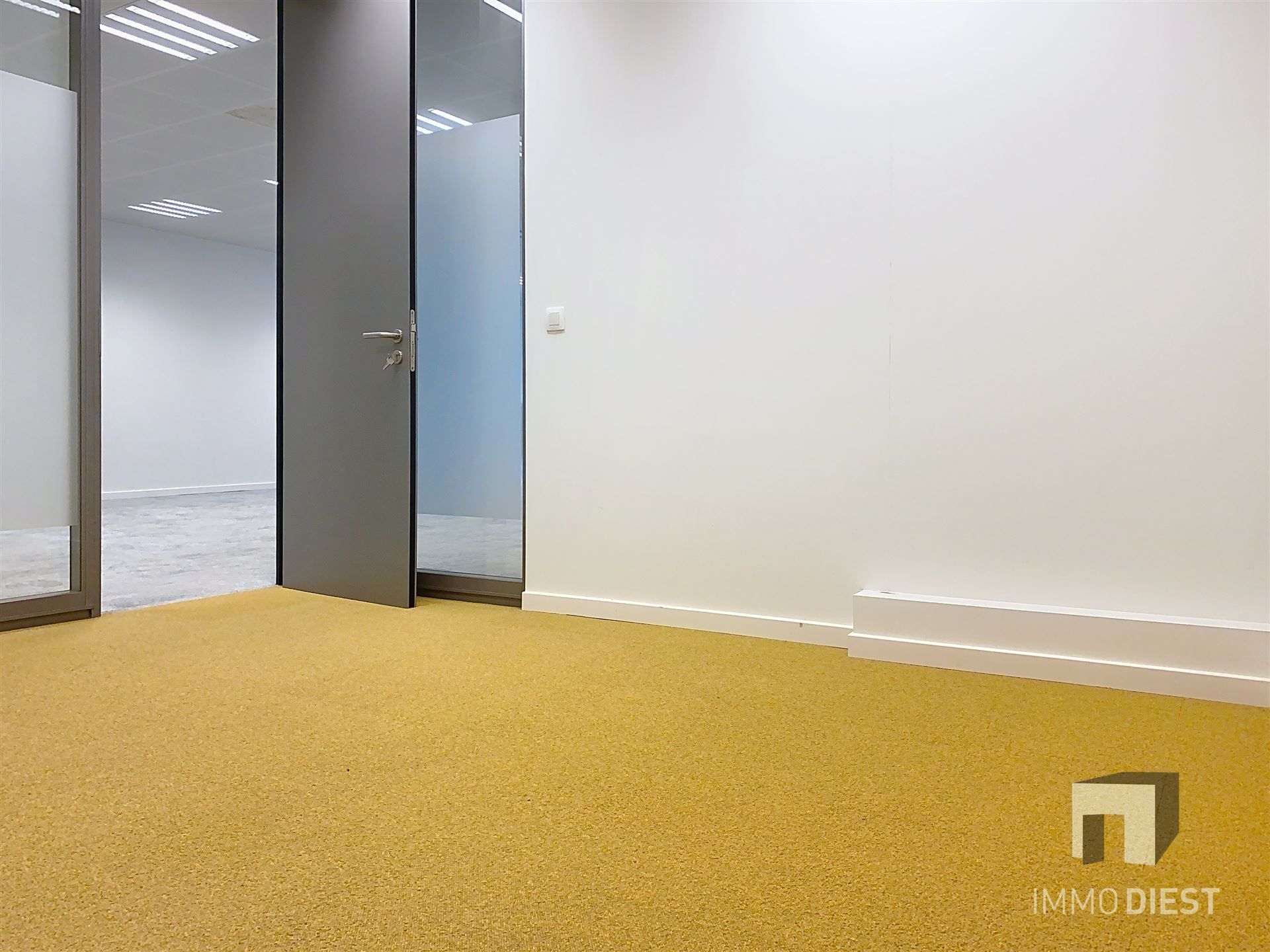 Ruim handelsgelijkvloers op Markt te Diest foto 7