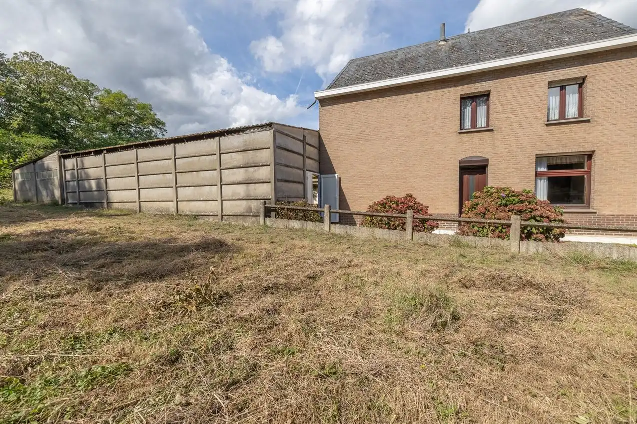 Te renoveren boerderij met 2 weides (45a en 21a) en ruime hangaar foto 36